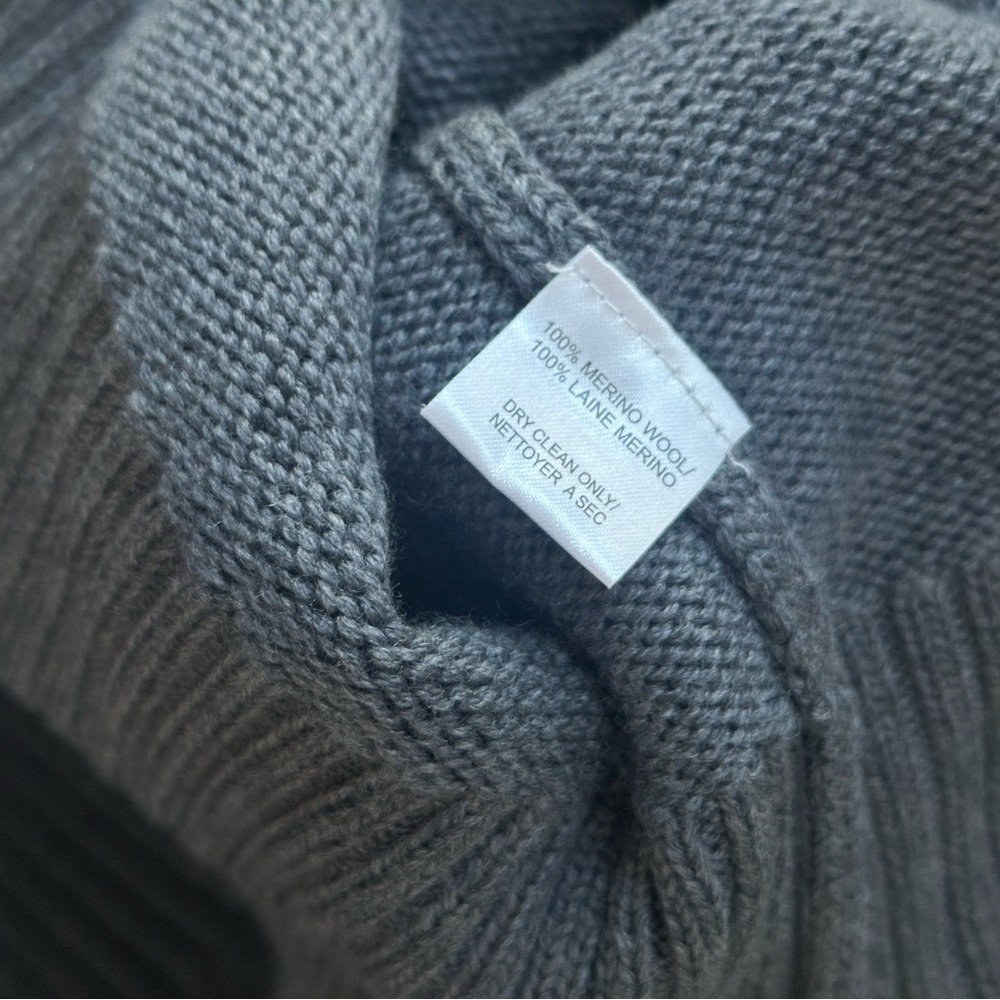 Trina Turk Gray Pink Red Geometric Crew Neck Sweater - Picture 5 of 5